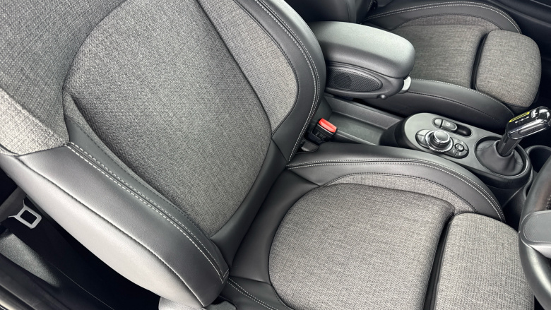 MINI Hatchback 135kW Cooper S Level 2 33kWh 3dr Auto Electric Hatchback